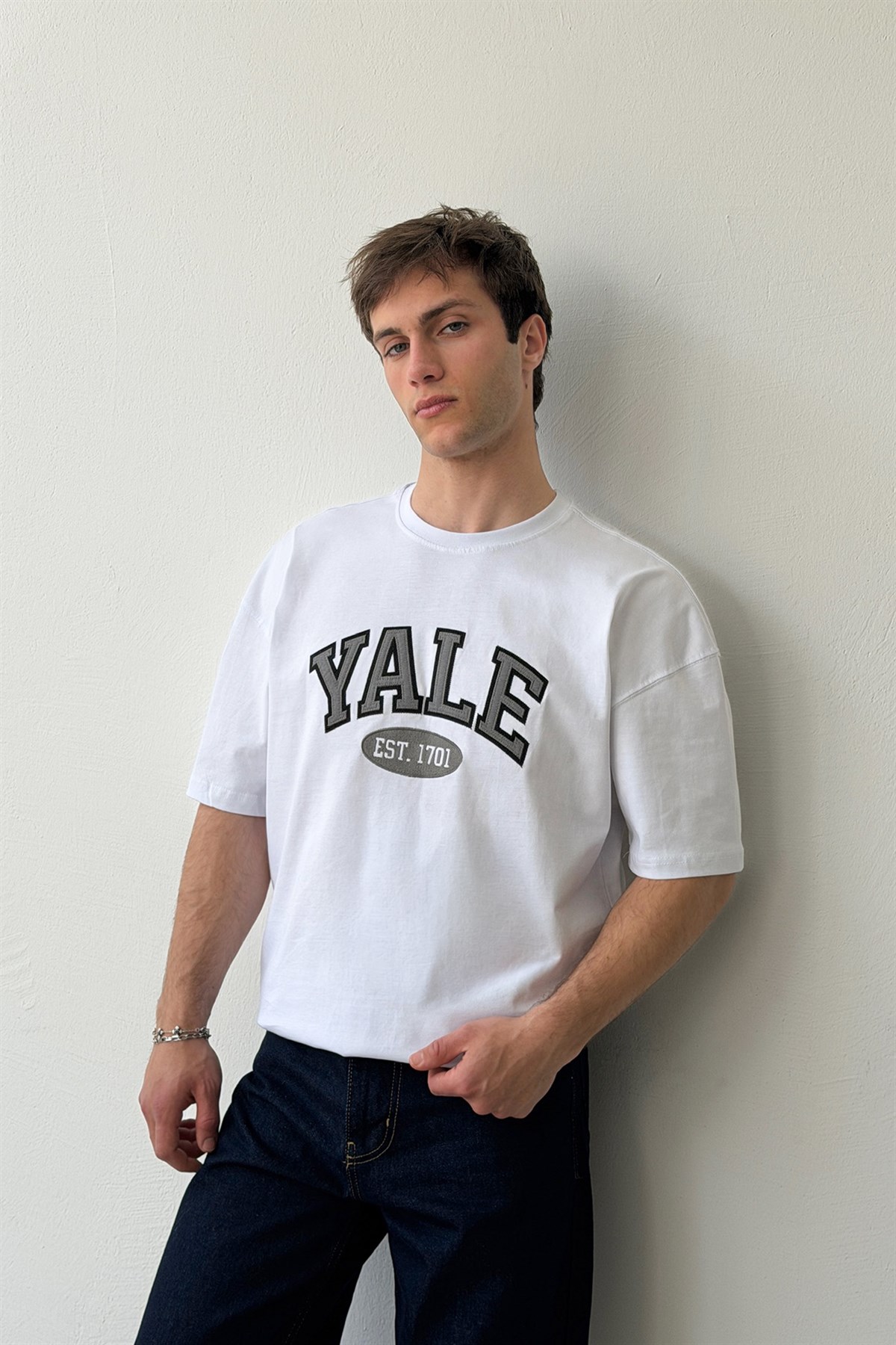 Yale Nakışlı Tişört