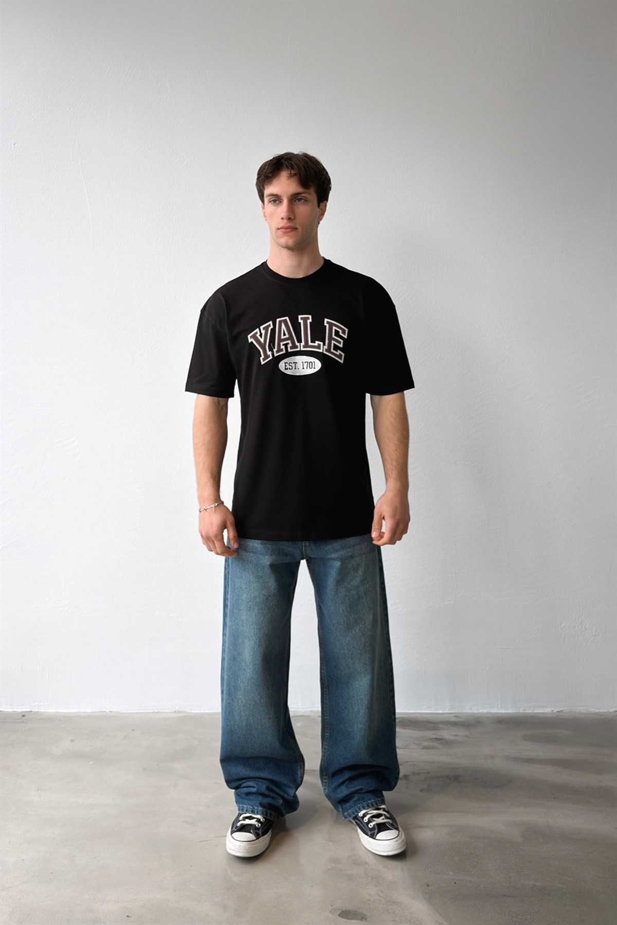 Yale Nakışlı Tişört