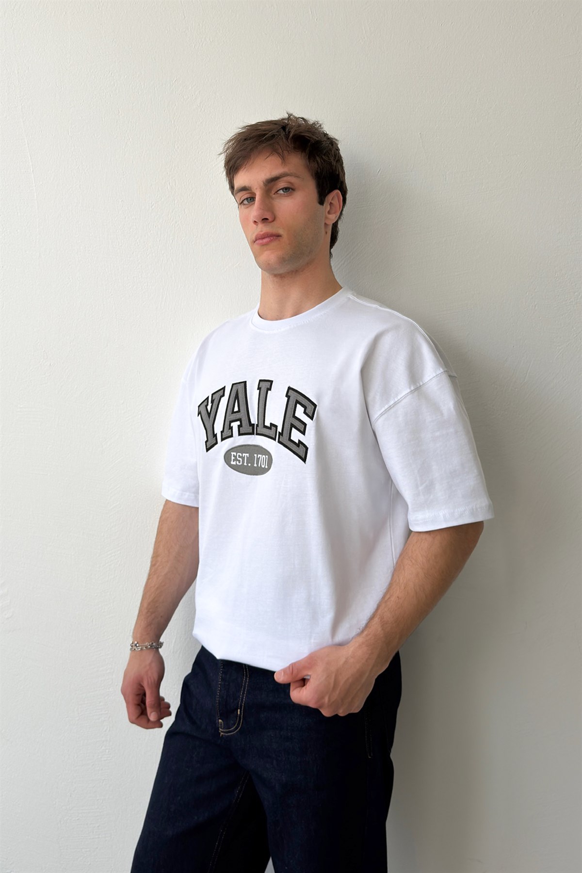 Yale Nakışlı Tişört