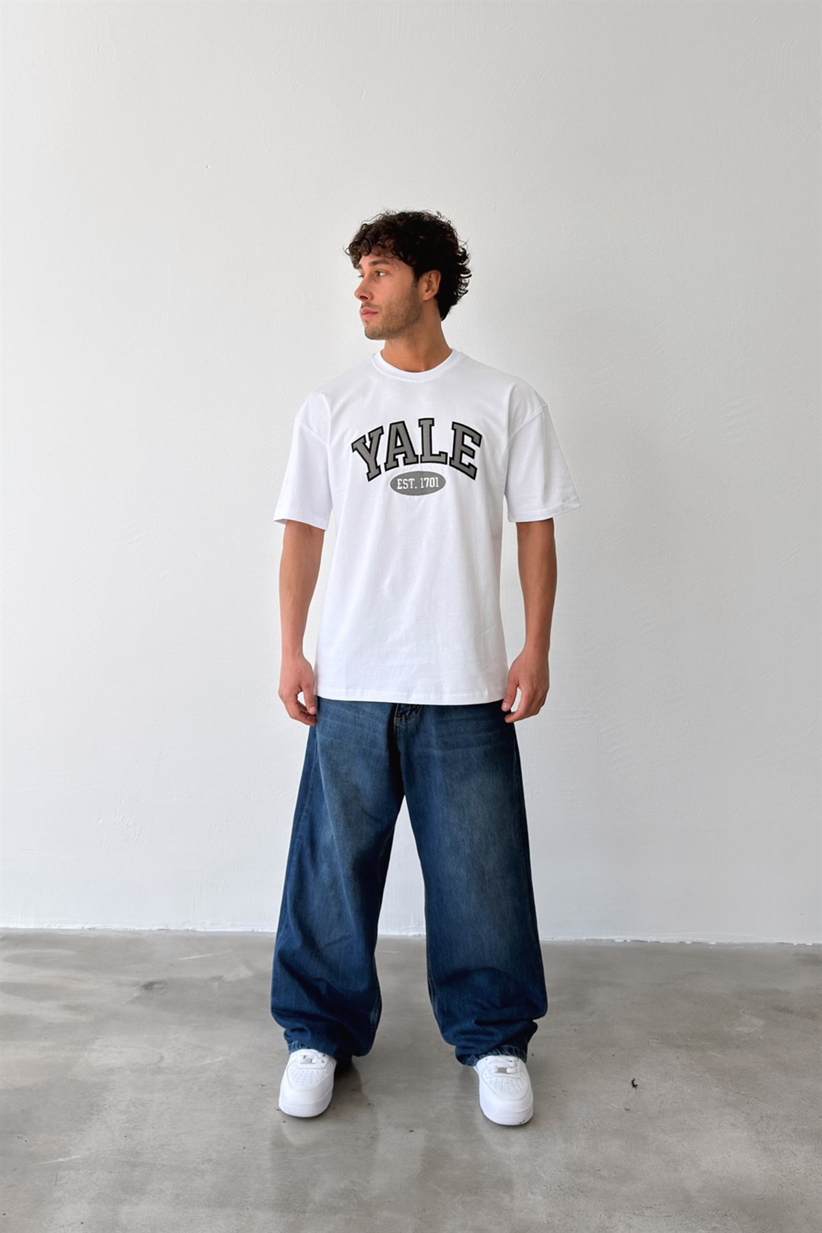 Yale Nakışlı Tişört