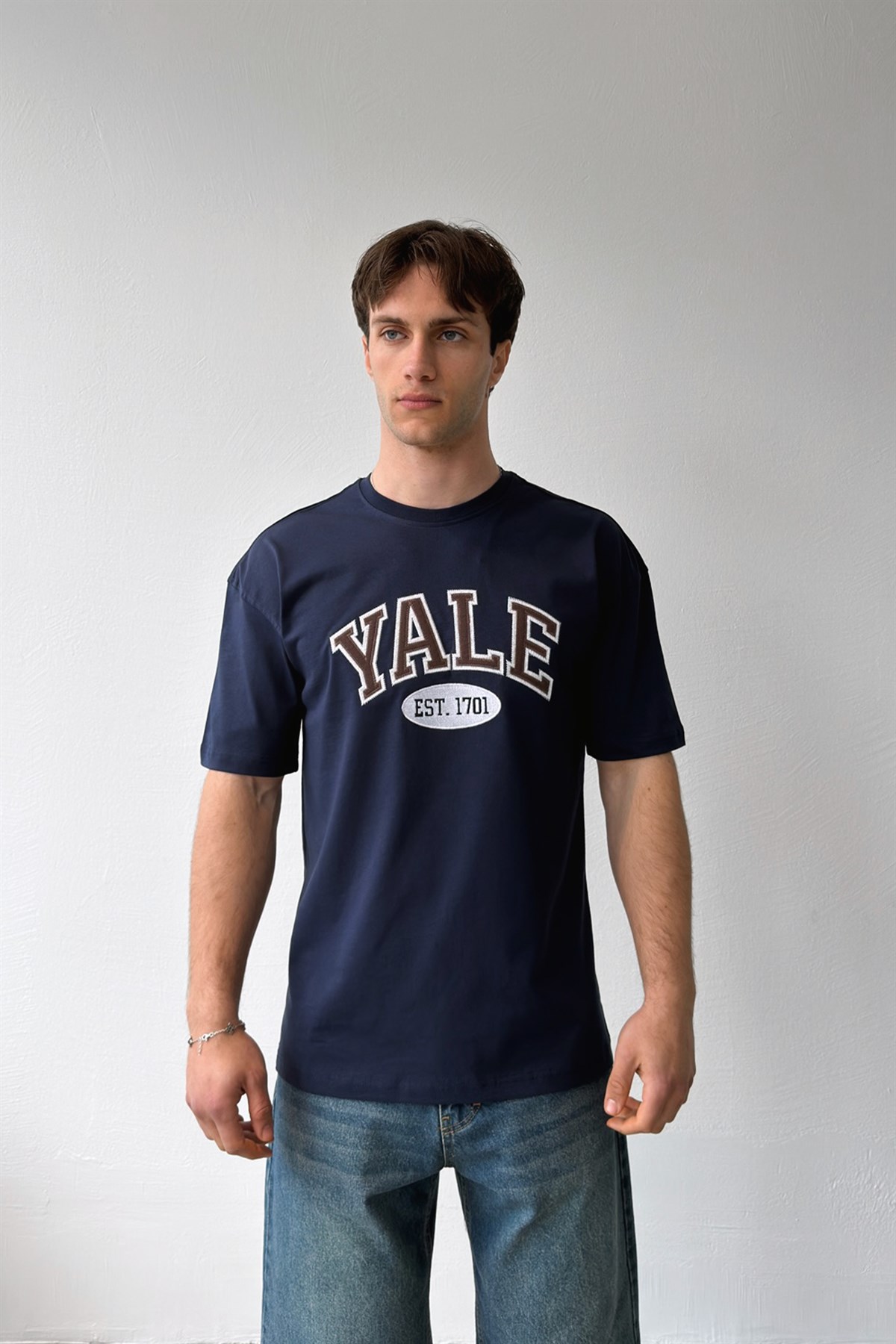 Yale Nakışlı Tişört