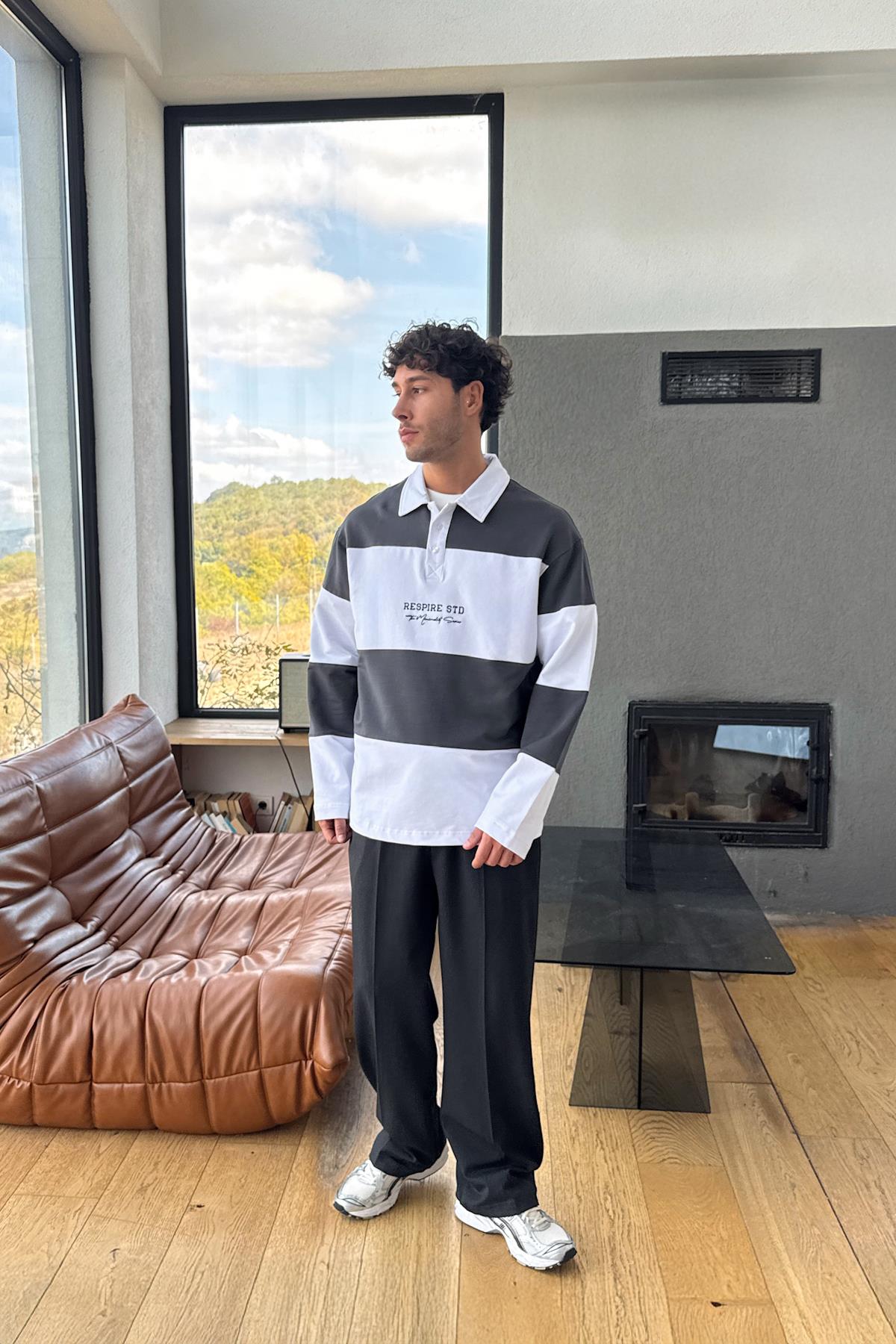 Yazılı Çizgili Polo Yaka Sweatshirt Siyah