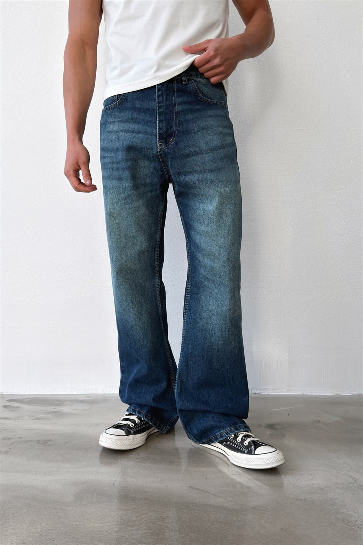 Vintage Fade Flare Fit Jean