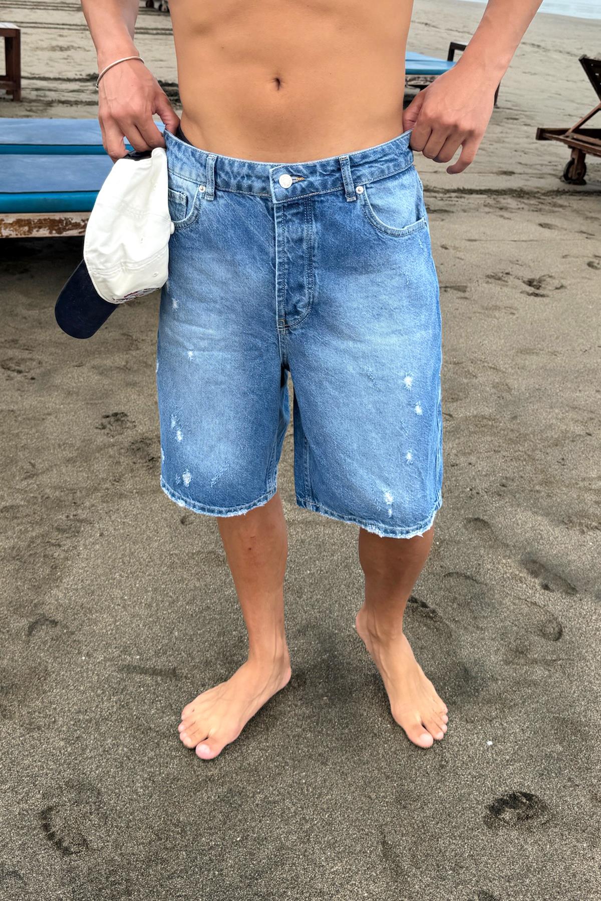 Yırtık Detay Kot Şort Mavi