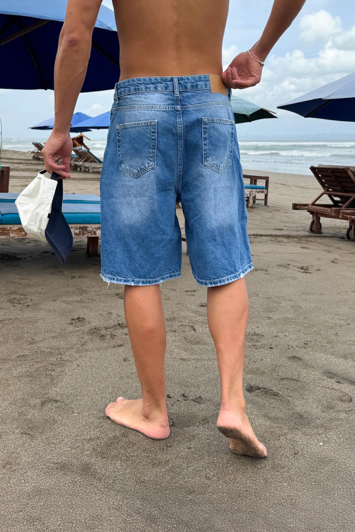 Yırtık Detay Kot Şort Mavi