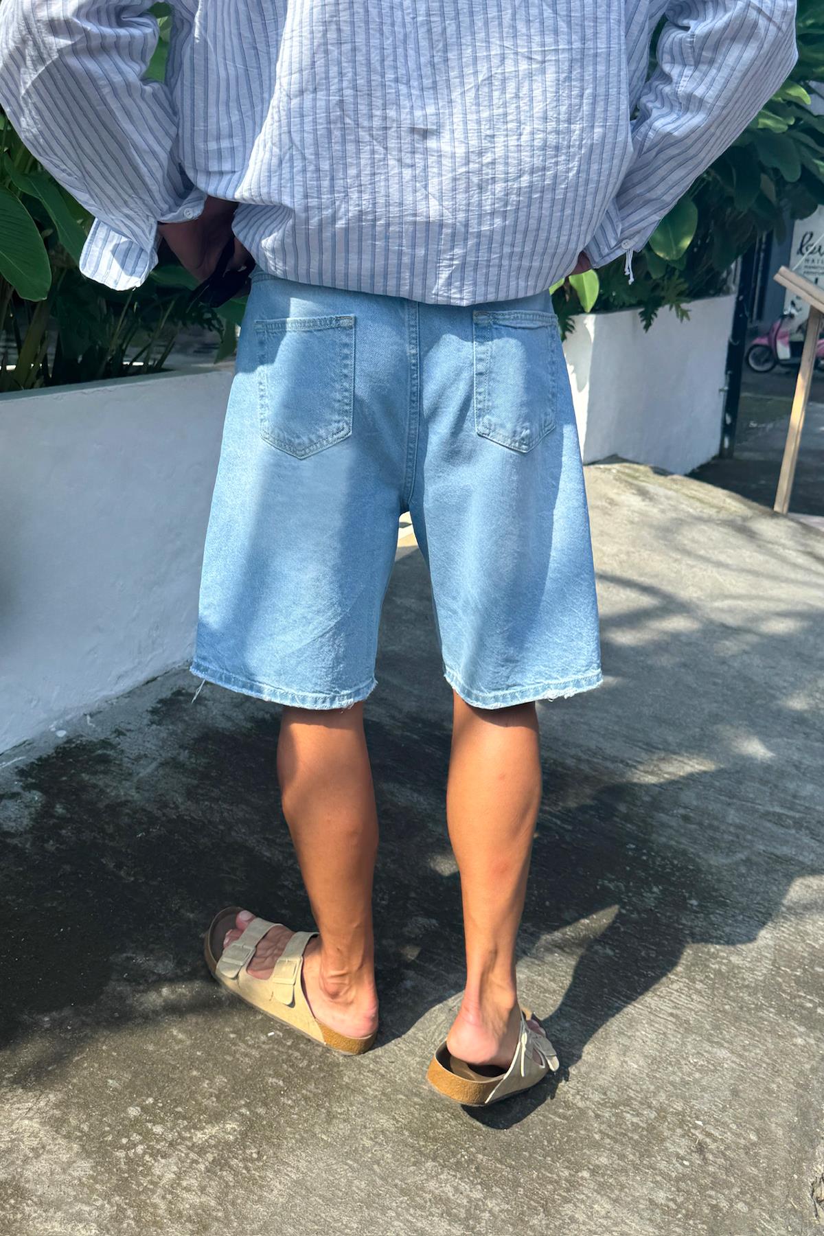 Yırtık Detay Kot Şort Buz Mavi