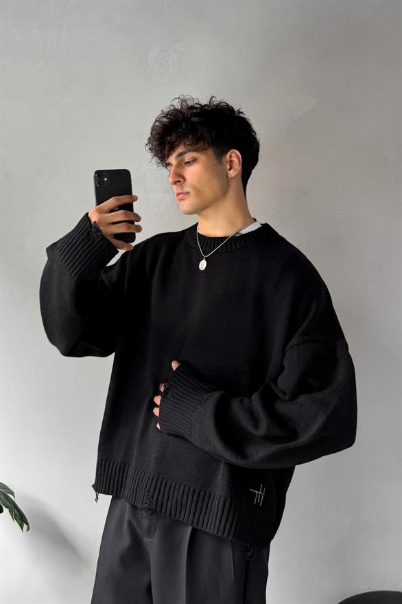 Yırtık Model Bisiklet Yaka Siyah Oversize Kazak