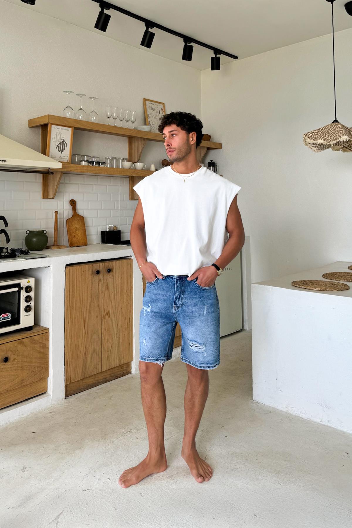 Yırtık Model Kot Şort Mavi