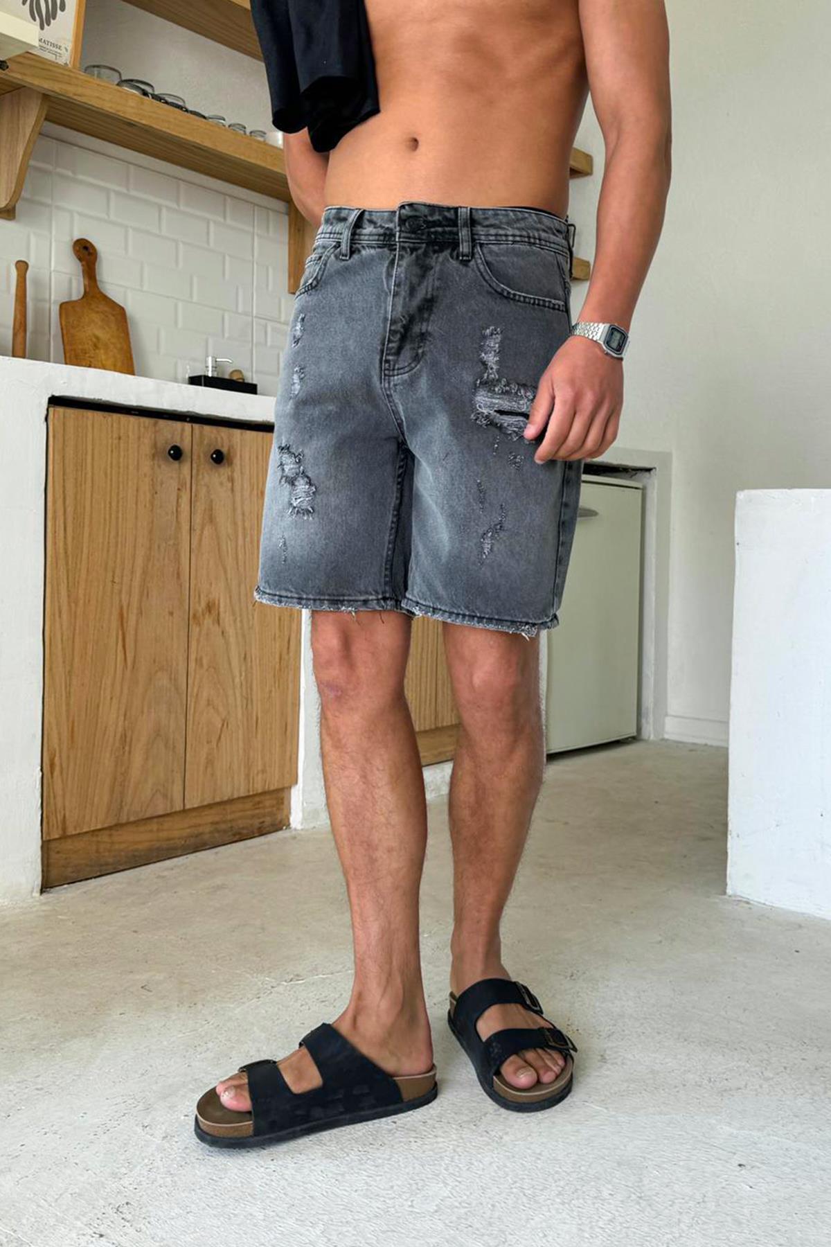 Siyah Yırtık Model Kot Şort