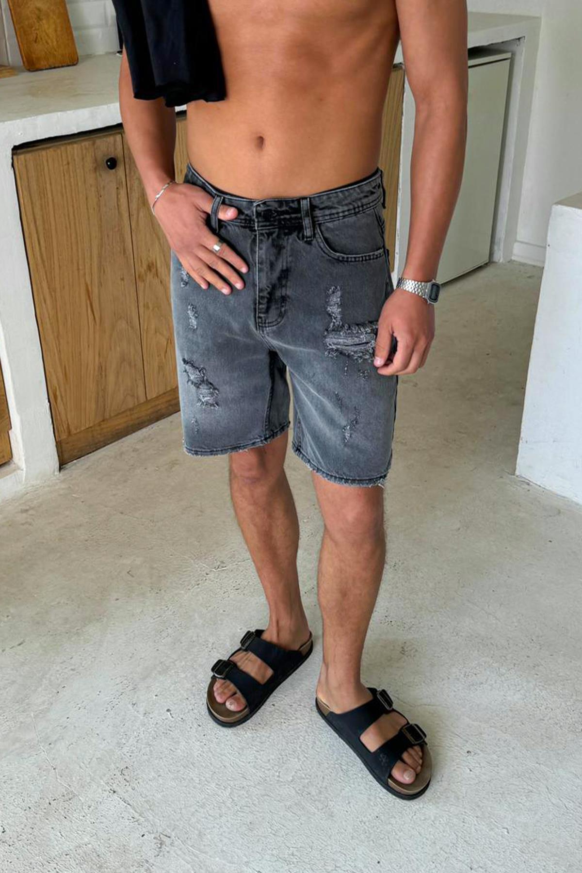 Siyah Yırtık Model Kot Şort