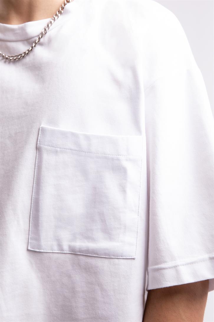 Cep Detaylı Basic Beyaz Oversize Tişört