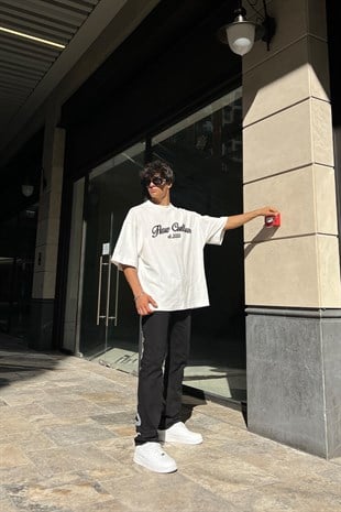 Flaw Atelier Flaw Culture Nakışlı White Oversize Tee