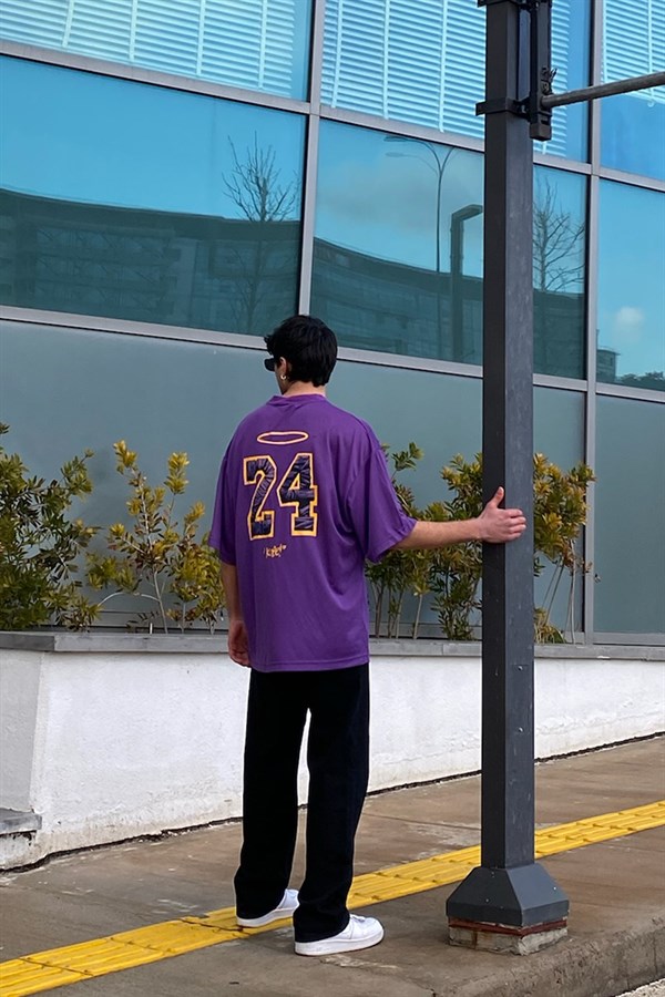 Kobe Oversize Purple Forma
