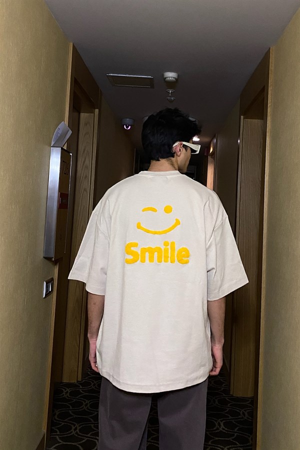 Smile Punchwork Oversize Cream Tshirt