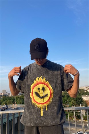 Flaming Smiley Oversize T-shirt
