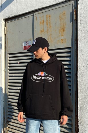 FREAK BASKILI OVERSIZE HOODIE