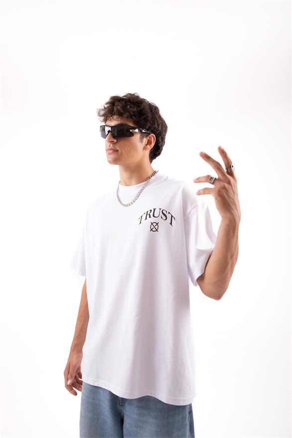 Beyaz Iam Not Basic Baskılı Beyaz Oversize Tişört - Flaw Wear