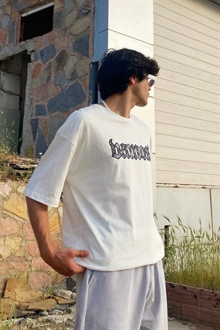 Nakışlı Beyaz Oversize Tshirt