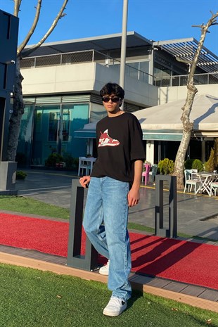 Pixel Sneaker Baskılı Siyah Oversize Tshirt