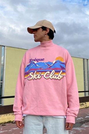 Ski Club Turtleneck Oversize Sweatshirt