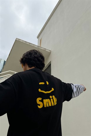 Smile Nakışlı Siyah Sweatshirt