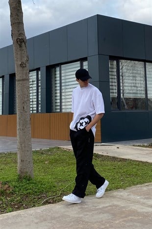 Smile Spray Paint Oversize Beyaz Tshirt