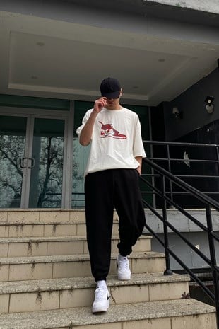 Sneakers Oversize Printed Tshirt