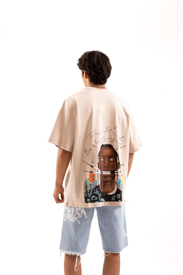 Travis Sırt Baskılı Bej Oversize Tişört