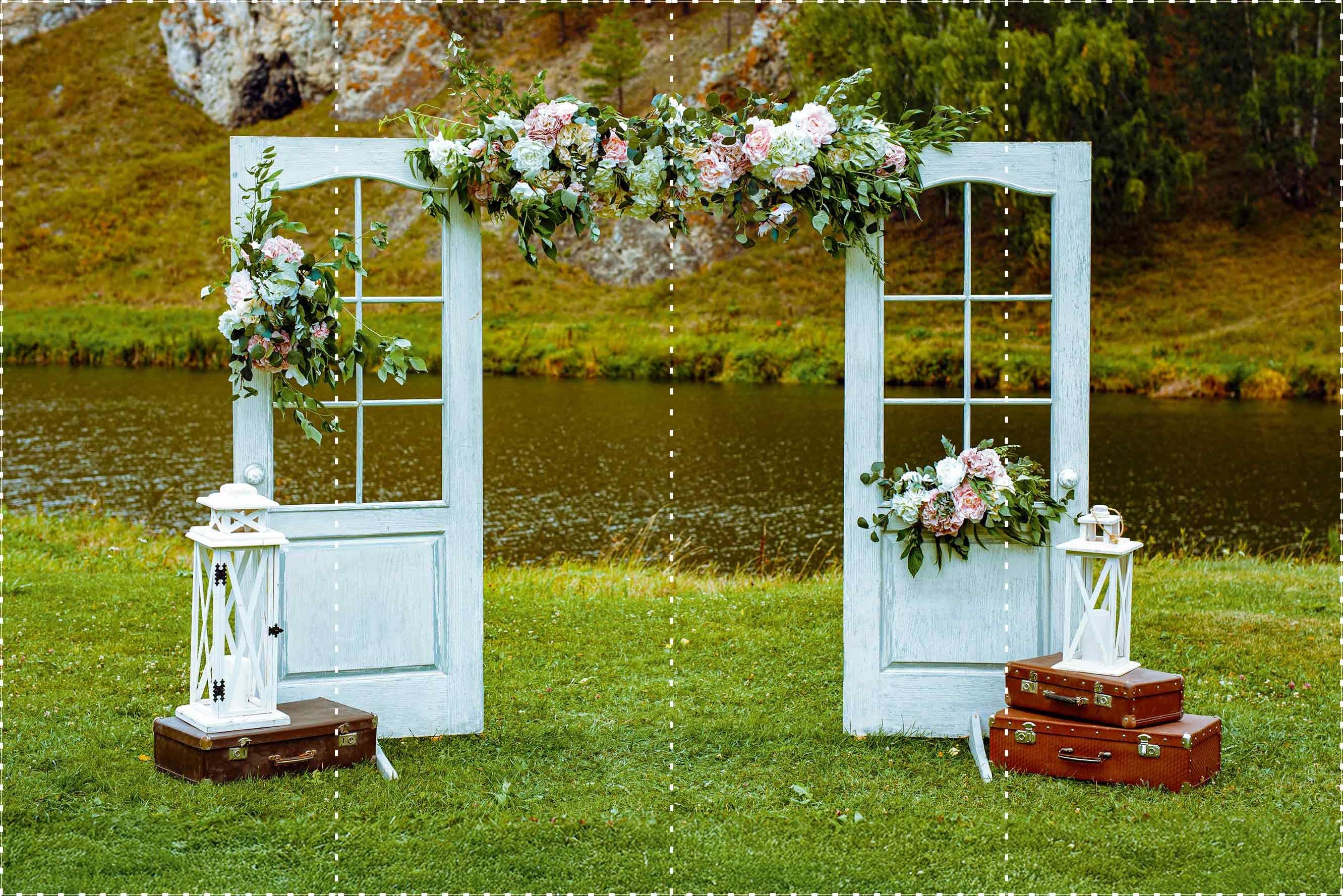 Kır Bahçesi Ahşap Kapılar - Organizasyon ve Fotoğraf Fonu  - Katlanır Kırışmaz Kumaş - Üç Boyutlu Fotoğraf Fonu