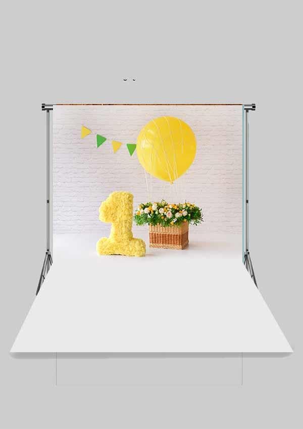 Bir Yaş Doğum Günü Kutlama Sarı Balonlu  Çocuk Kumaş Fotoğraf Fonu( 2X2,5 MT)