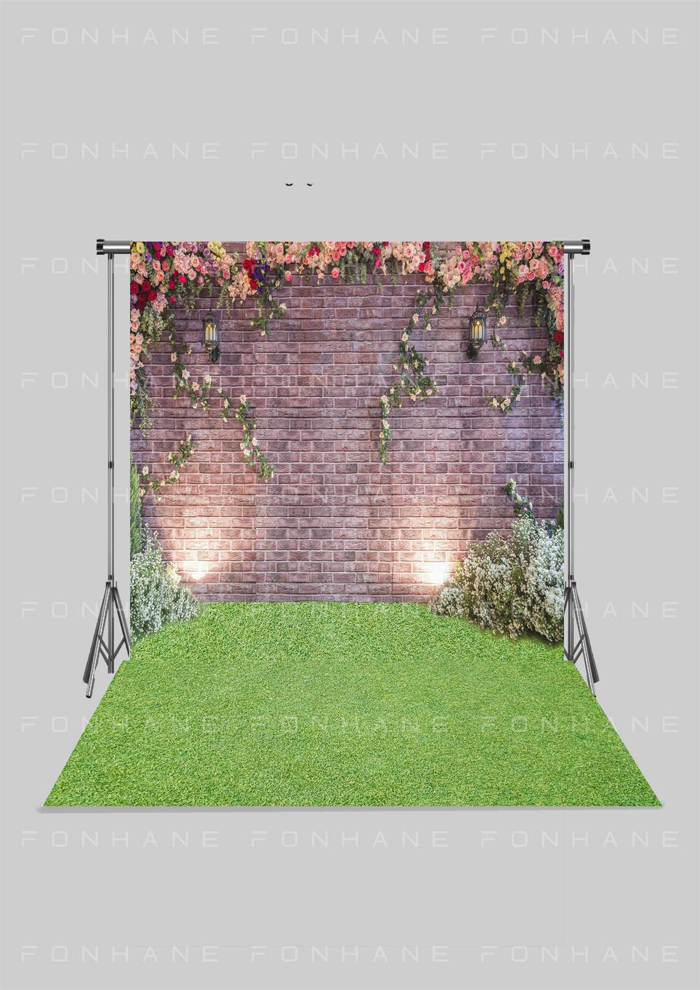 Çiçekle Süslenmiş Tuğla Duvar Zeminli Yetişkin Kumaş Fotoğraf Fonu( 3X5 MT)