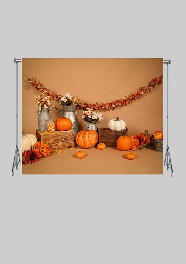 KATLANIR KIRIŞMAZ KUMAŞ - 2 EN 1.5 MT BOY -  Kahverengi Duvar Önünde Balkabağı  - FABRIC BACKDROP - Stüdyo Fonu