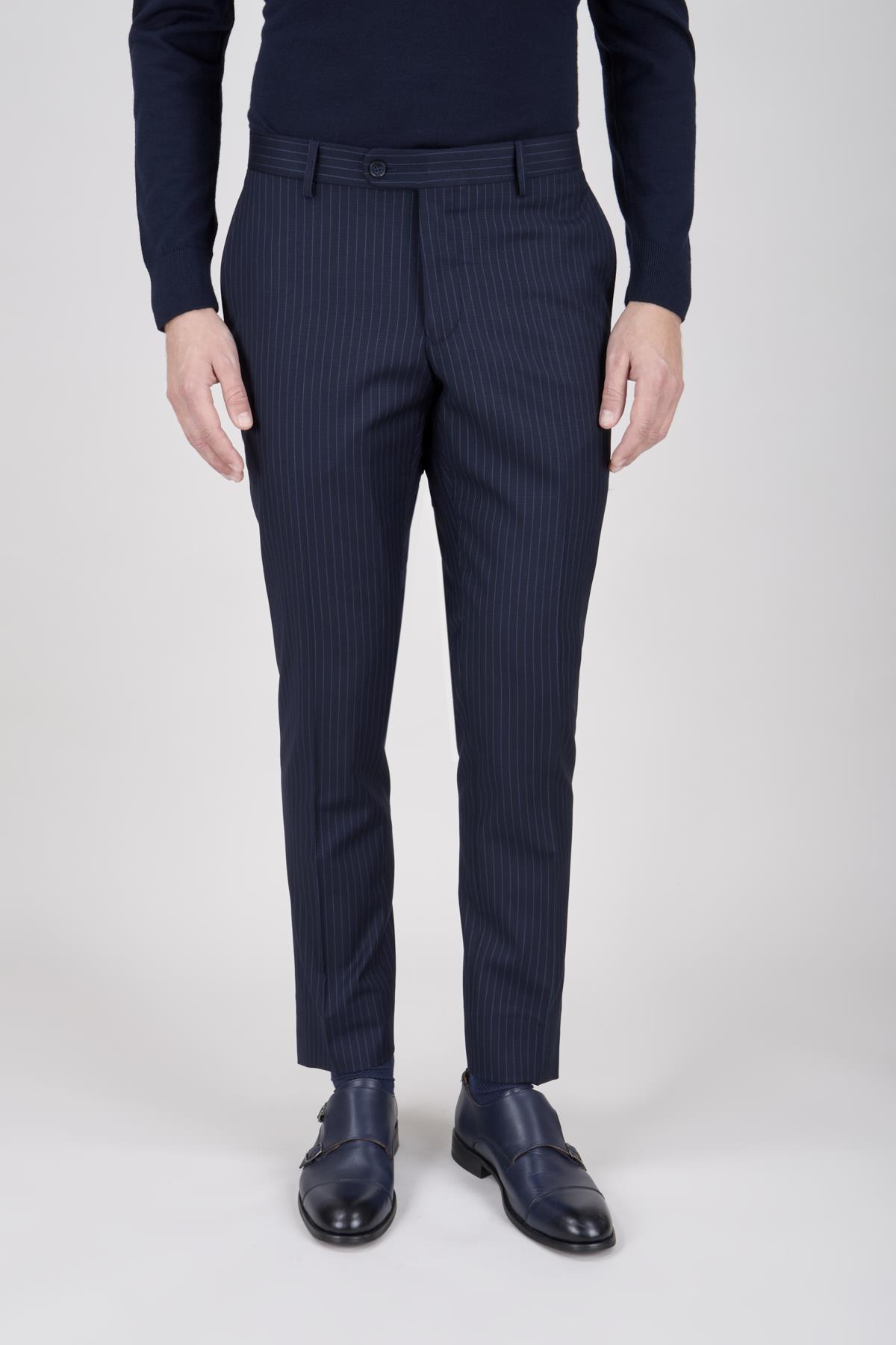 Erkek Slim Fit Sivri Yaka Açık Lacivert Yelekli Takım Elbise