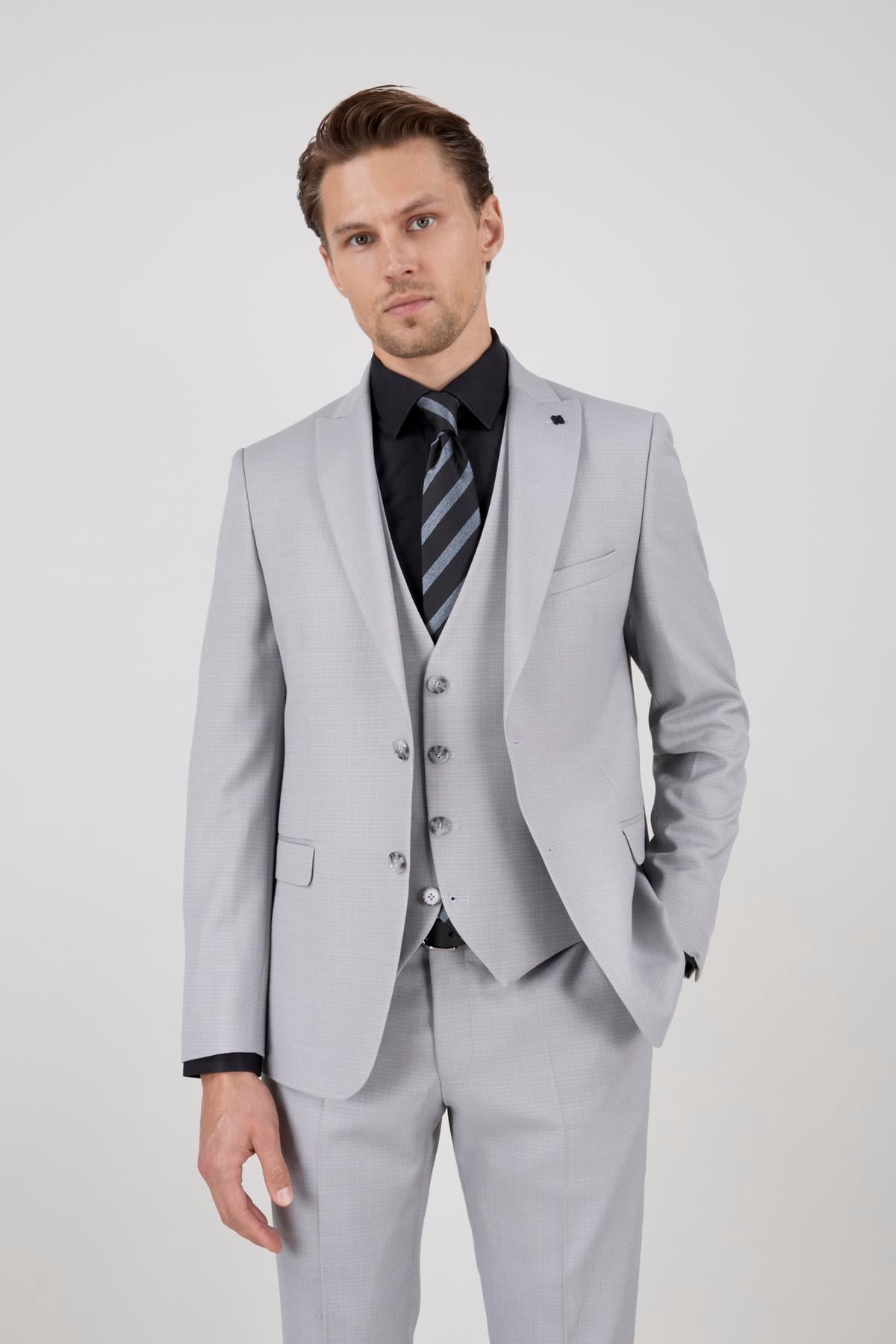Erkek Slim Fit Sivri Yaka Açık Gri Yelekli Takım Elbise