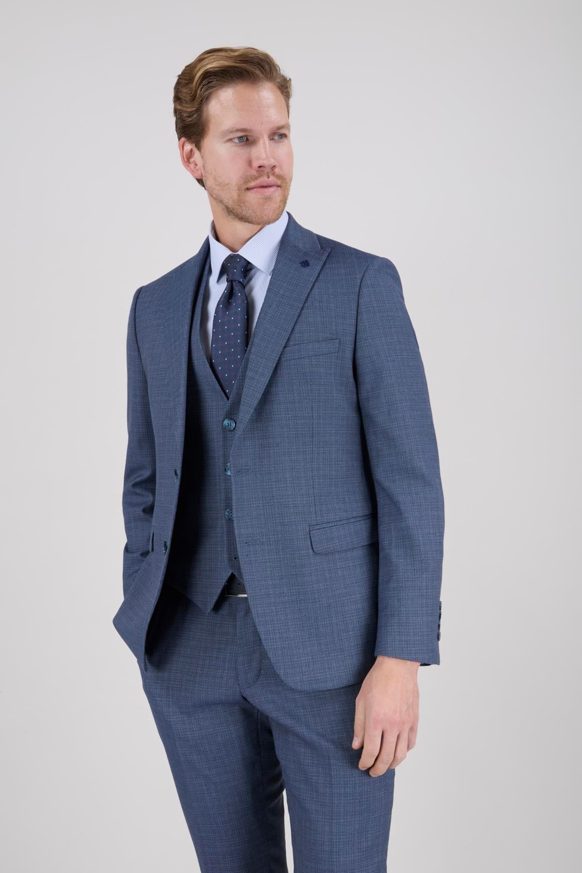 Erkek Slim Fit Sivri Yaka Açık Lacivert Yelekli Takım Elbise
