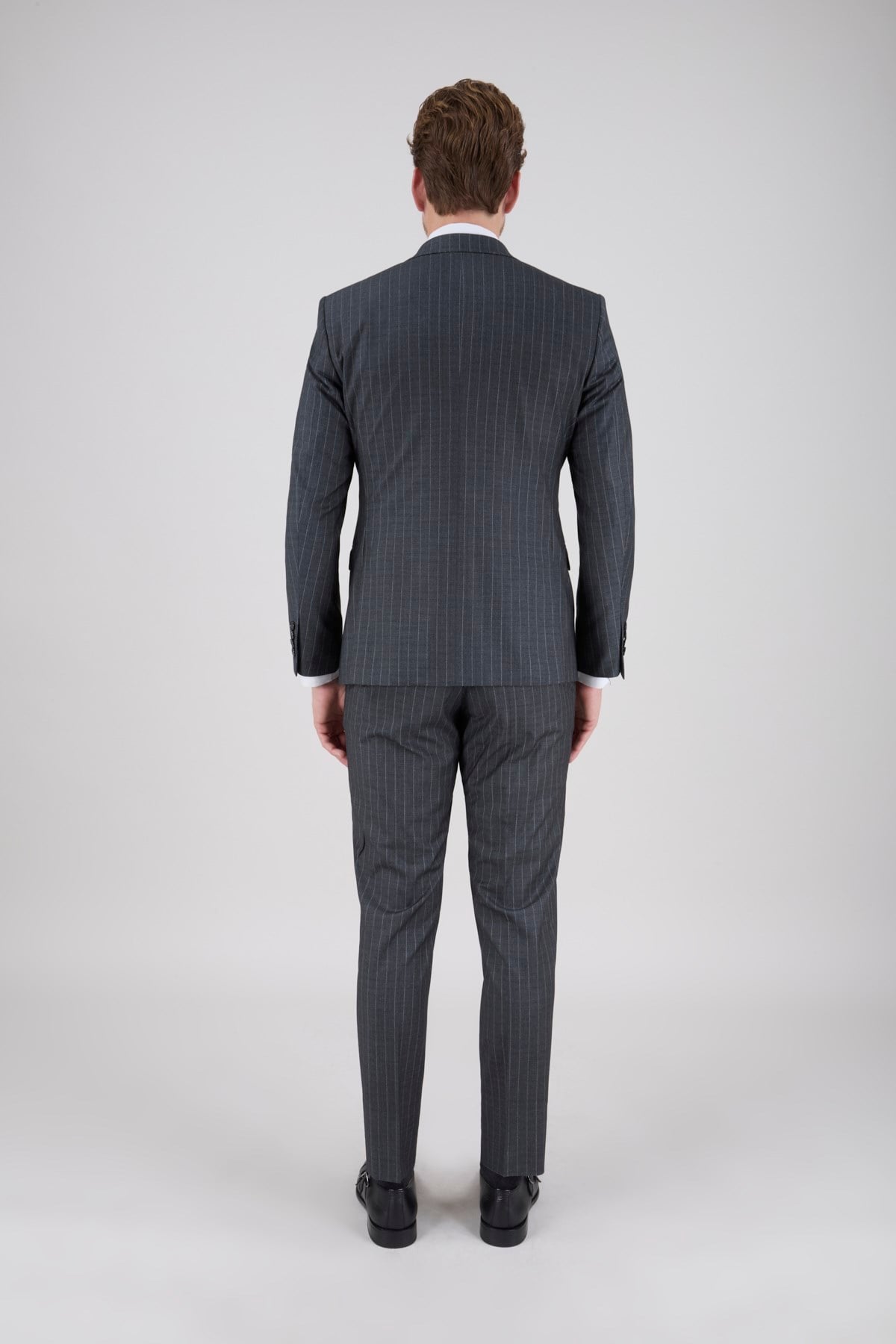 Erkek Slim Fit Sivri Yaka Gri Çizgili Yelekli Takım Elbise