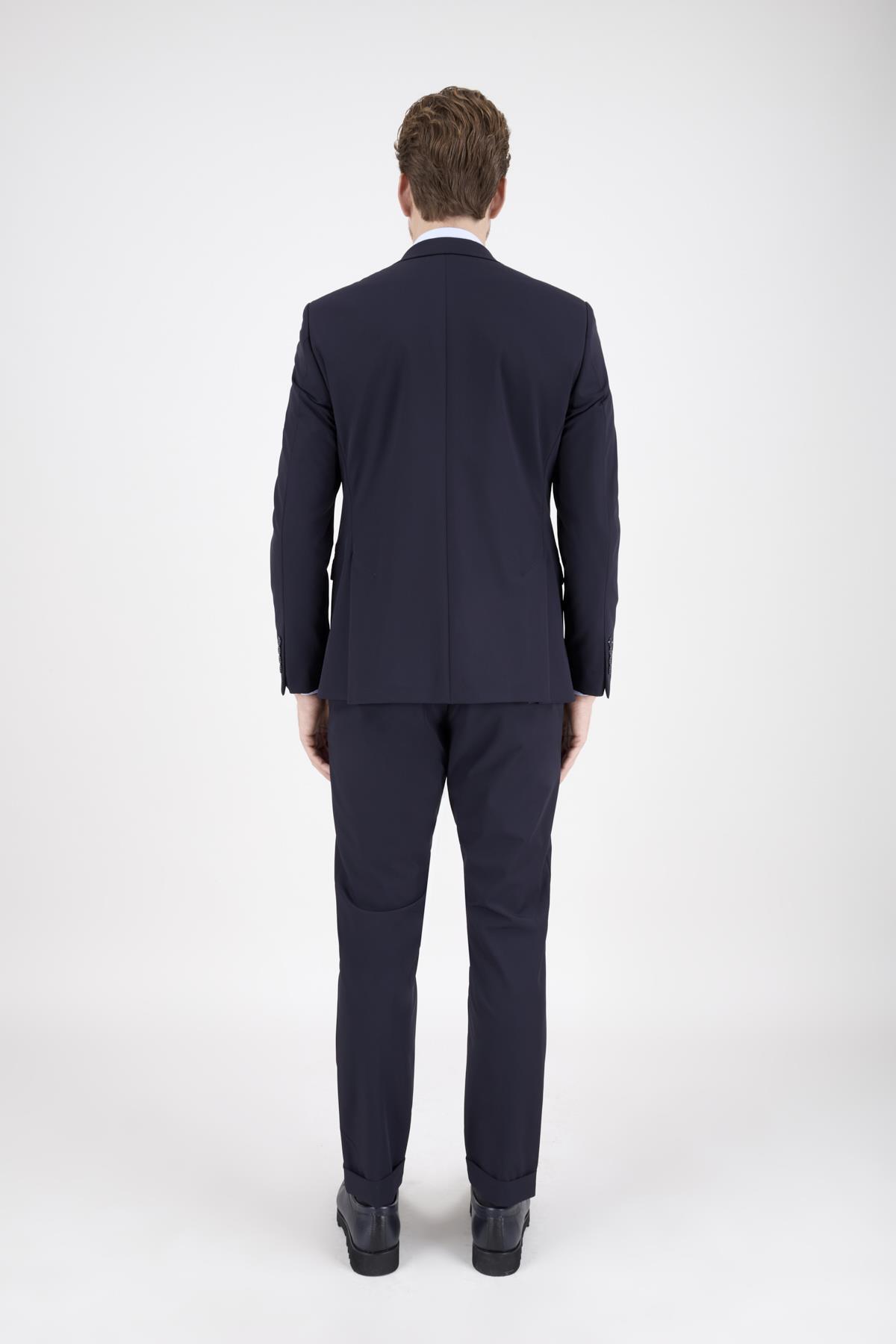 Erkek Slim Fit Sivri Yaka Koyu Lacivert Puntolu Kapak Cepli Yarım Astar Takım Elbise
