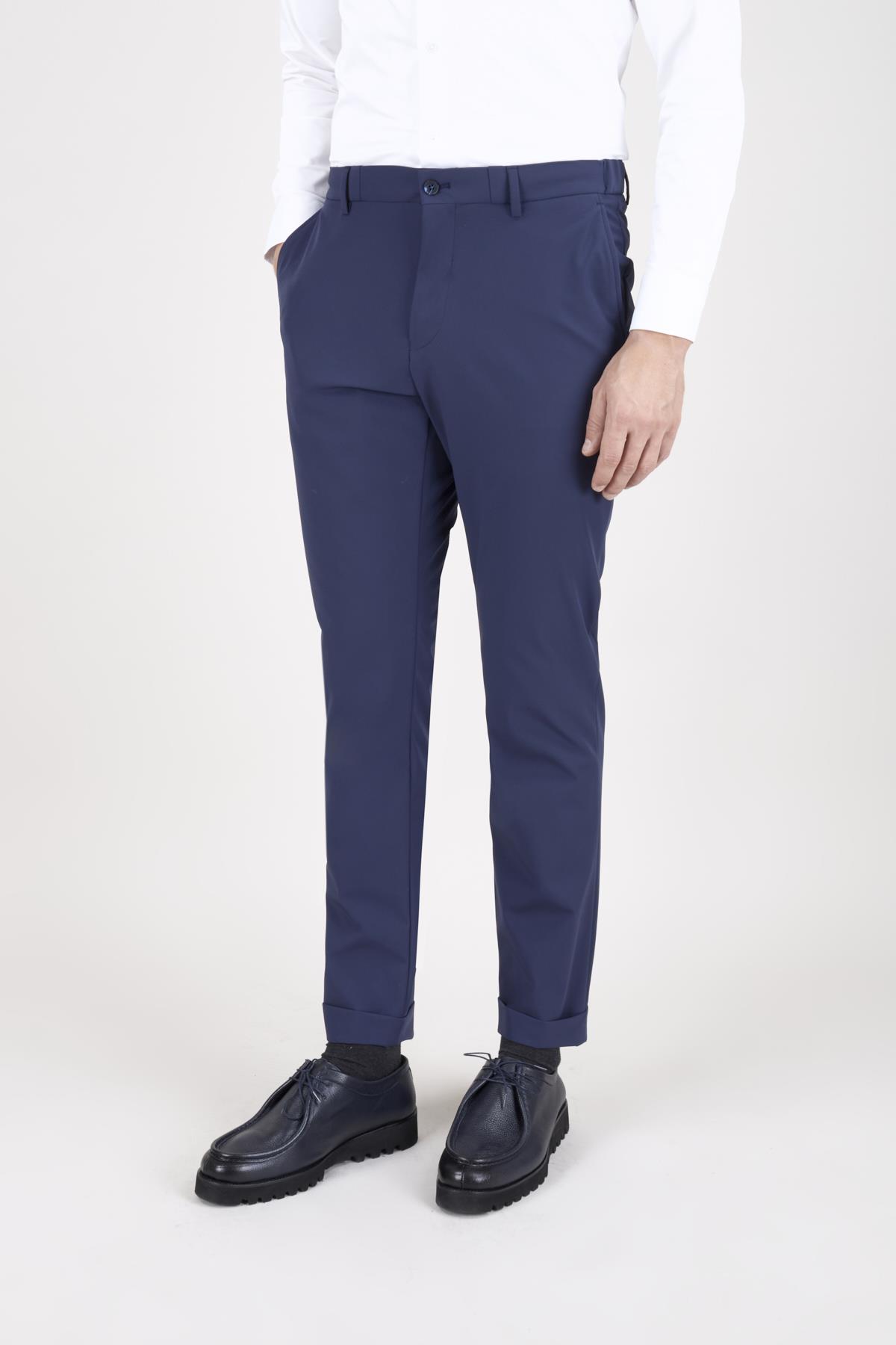 Erkek Slim Fit Sivri Yaka Lacivert Puntolu Kapak Cepli Yarım Astar Takım Elbise