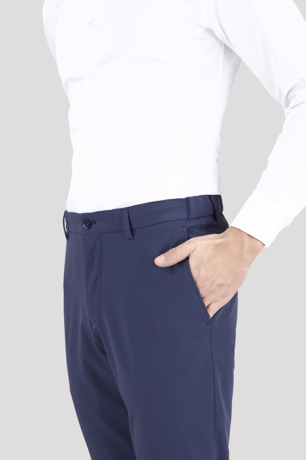 Erkek Slim Fit Sivri Yaka Lacivert Puntolu Kapak Cepli Yarım Astar Takım Elbise