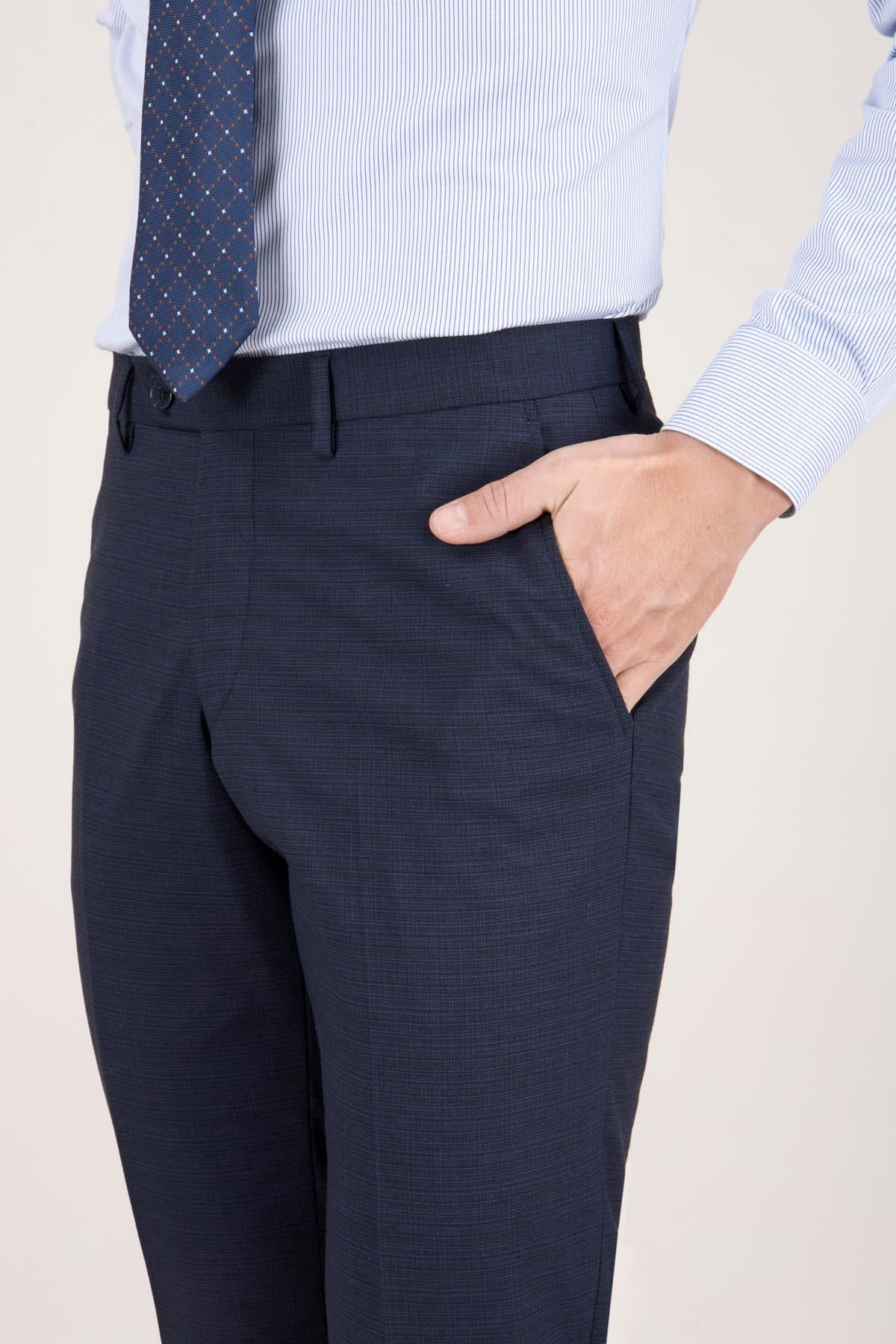 Erkek Slim Fit Sivri Yaka Lacivert Yelekli Takım Elbise