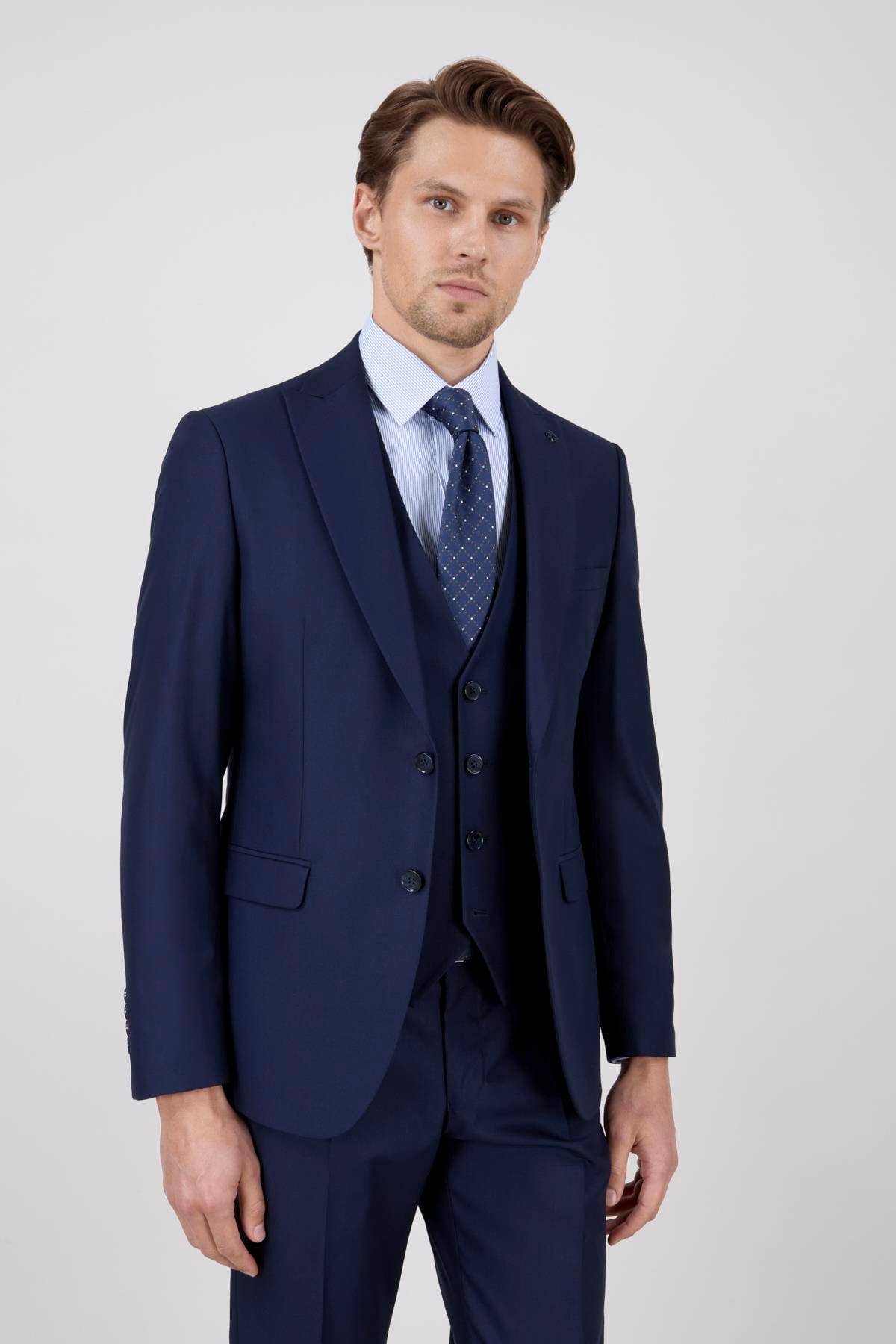 Erkek Slim Fit Sivri Yaka Lacivert Yelekli Takım Elbise