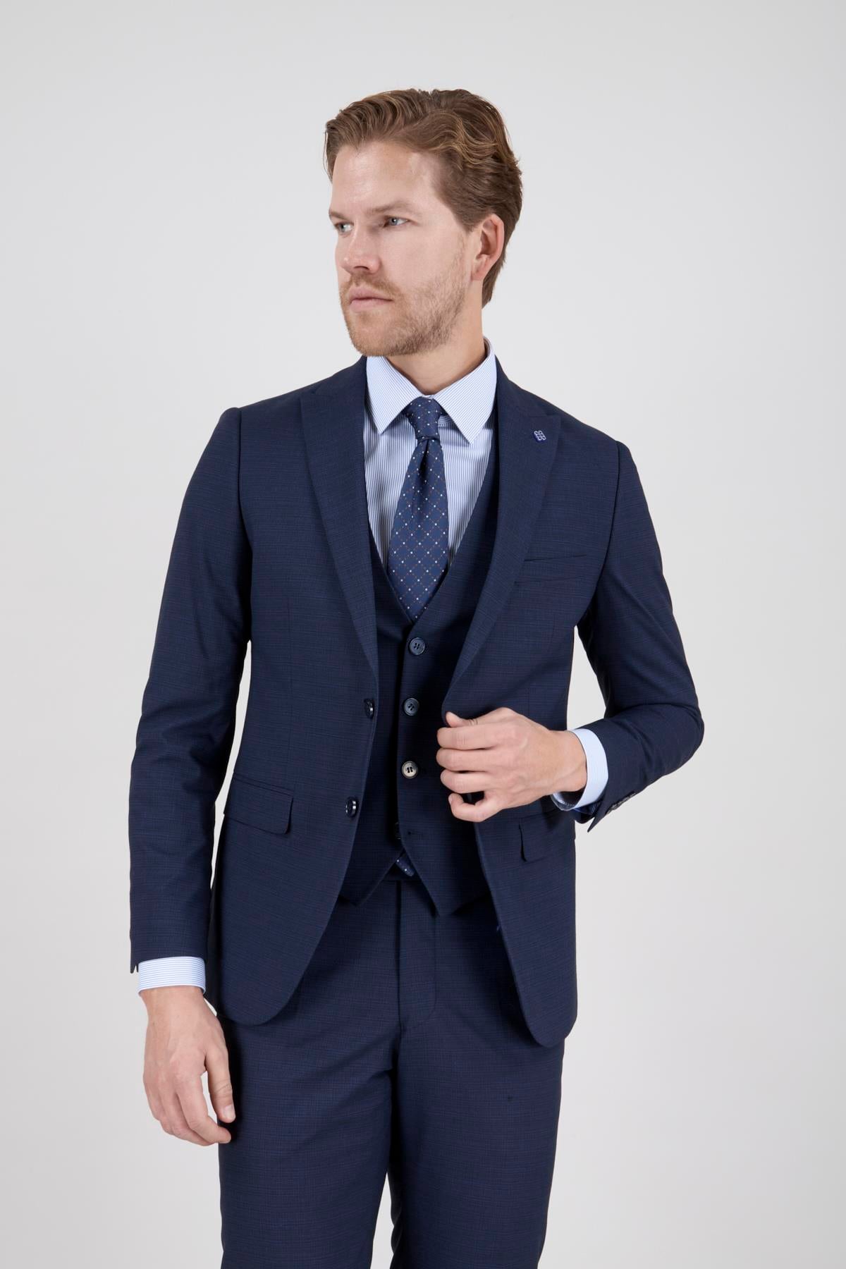 Erkek Slim Fit Sivri Yaka Lacivert Yelekli Takım Elbise