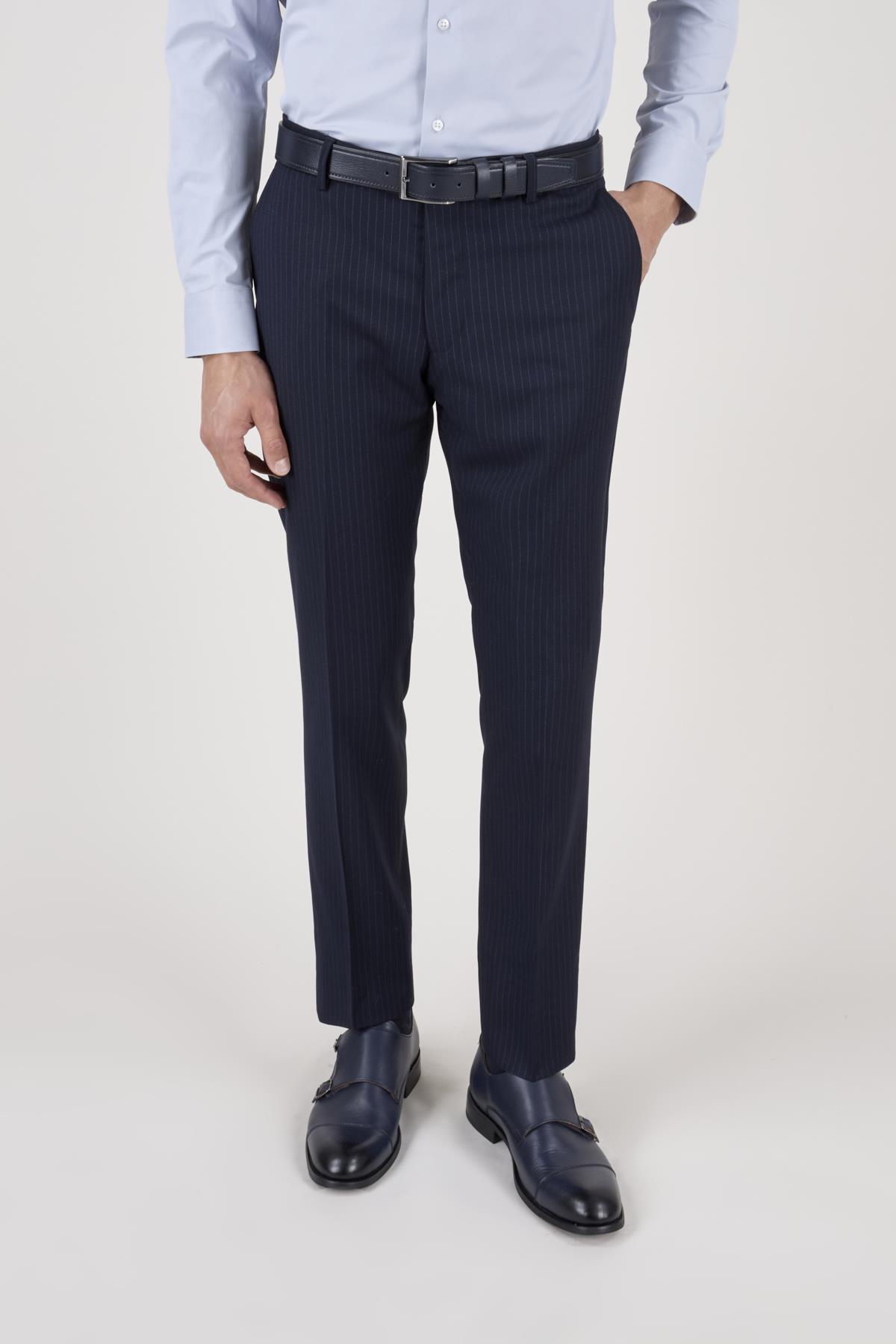 Erkek Slim Fit Sivri Yaka Lacivert Yelekli Takım Elbise