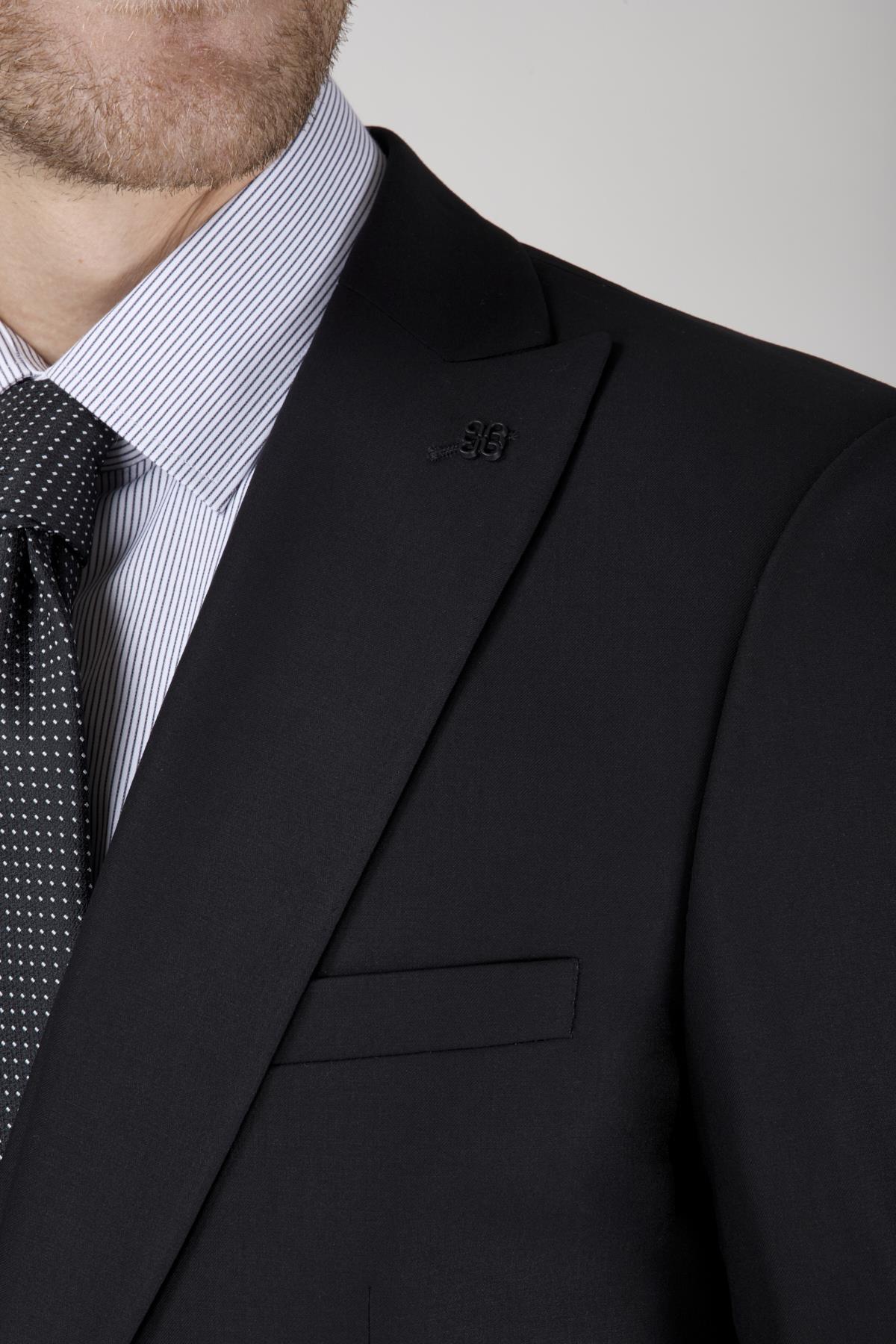 Erkek Slim Fit Sivri Yaka Siyah 8 Drop Yelekli Takım Elbise