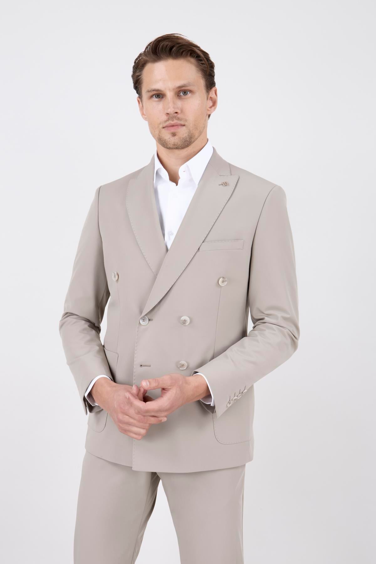 Erkek Slim Fit Sivri Yaka Torba Cep Yarım Astar Koyu Bej Kruvaze Takım Elbise