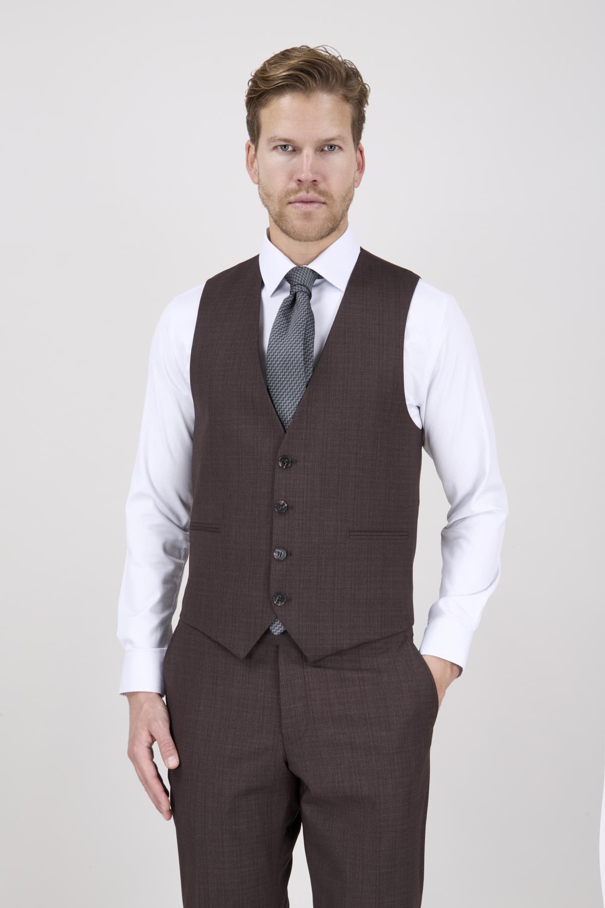 Erkek Slim Fit Sivri Yaka Kahverengi Yelekli Takım Elbise