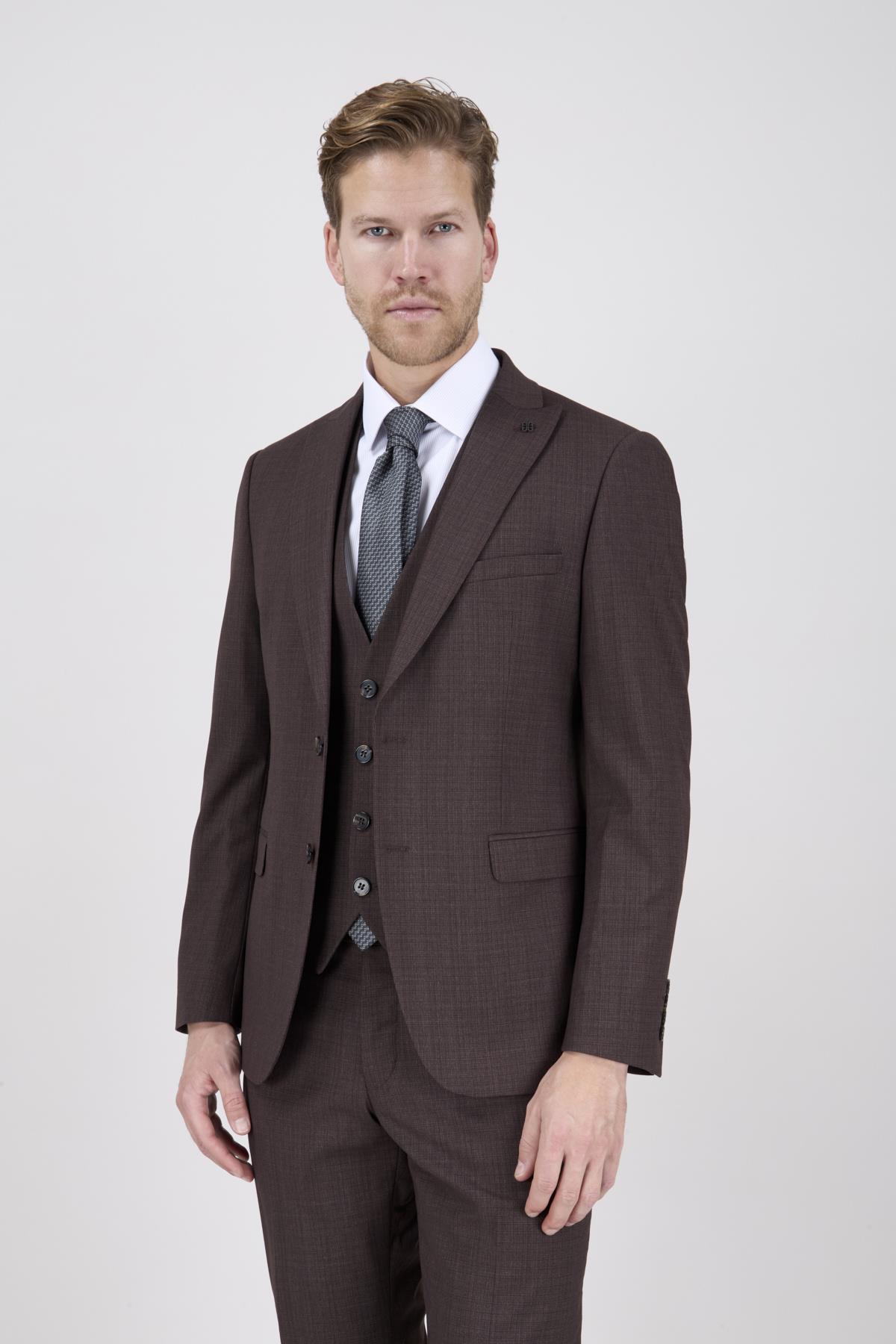 Erkek Slim Fit Sivri Yaka Kahverengi Yelekli Takım Elbise