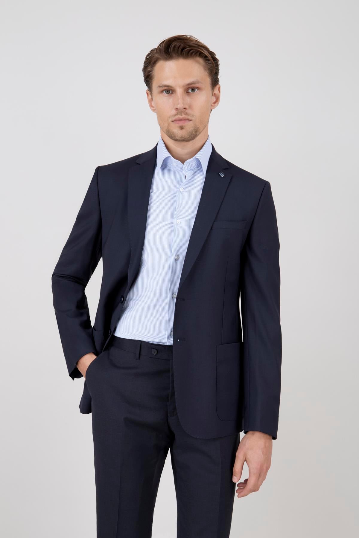 Erkek Slim Fit Mono Yaka Puntolu Lacivert Torba Cep Yarım Astar Takım Elbise
