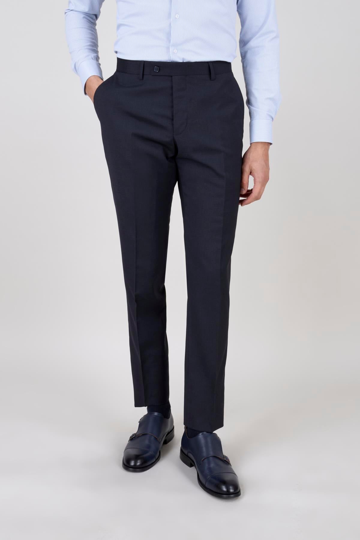 Erkek Slim Fit Mono Yaka Puntolu Lacivert Torba Cep Yarım Astar Takım Elbise
