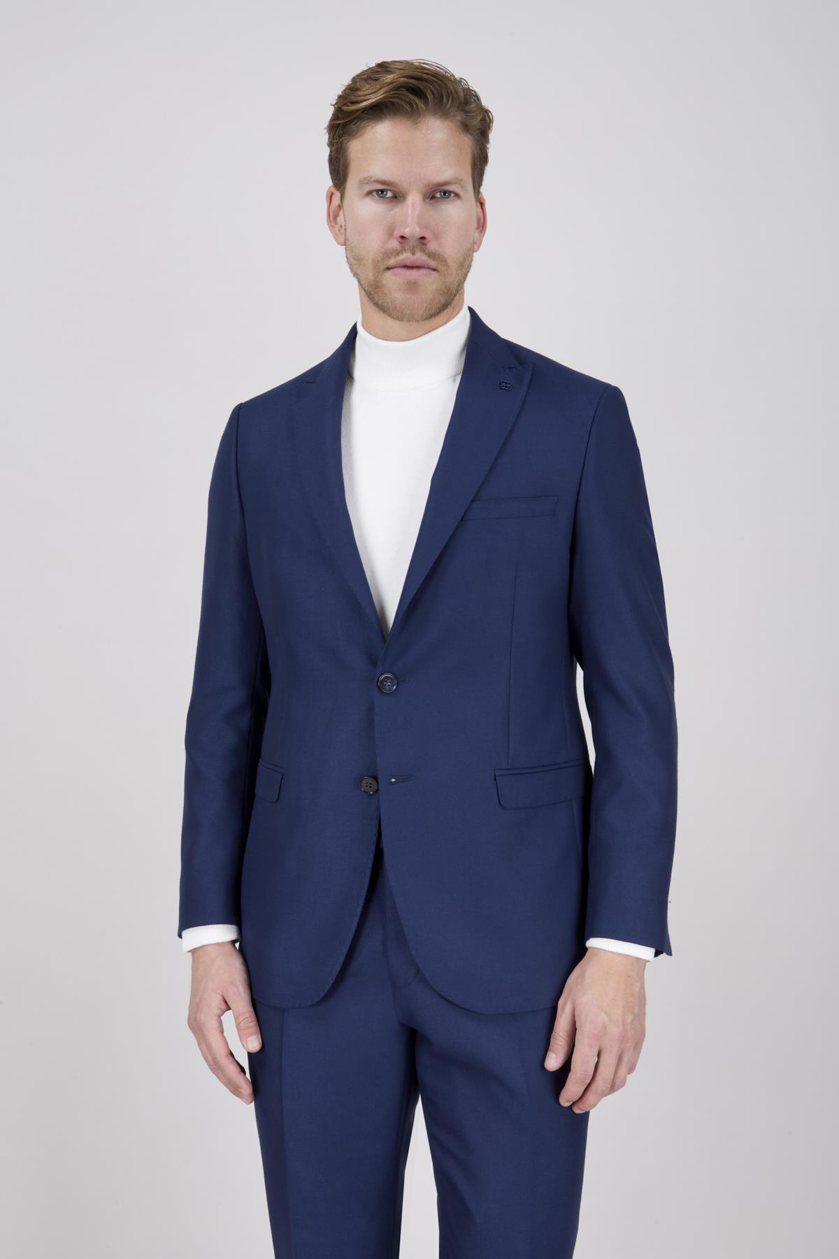 Erkek Slim Fit Sivri Yaka Puntolu Lacivert Yarım Astar Takım Elbise